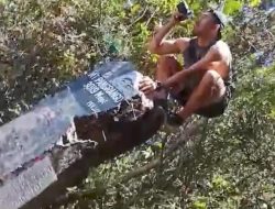 Oknum Pendaki Berulah, Menaiki Tugu Puncak Gunung Pangrango