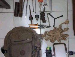 4 Pria Mencurigakan Di Villa Kosong Di Cianjur,Saat Di Periksa Di Dapati Senpi Dan Sabu