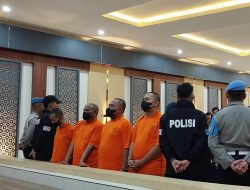 4 Orang Sindikat Pembuat STNK Palsu Di Ringkus Salah Satunya Mengaku Jendral Dari Kerajaan Sunda Nusantara
