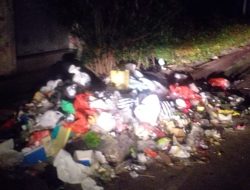 Ratusan Petugas Kebersihan Di Kerahkan Malam Lebaran Untuk Membersihkan Tumpukan Sampah Di Seluruh Penjuru perkotaan Cianjur