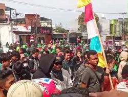 Unjuk Rasa Di DPRD Cianjur Berakhir Ricuh